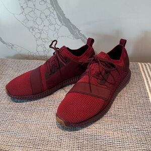 UNDER ARMOR pull-on knit sneakers